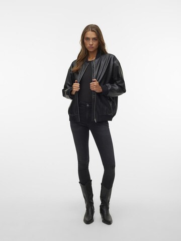 Veste mi-saison 'Agate' VERO MODA en noir