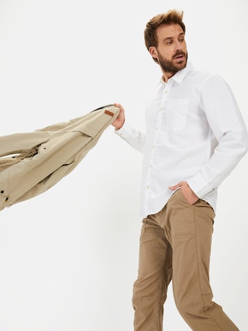 Coupe regular Chemise CAMEL ACTIVE en blanc