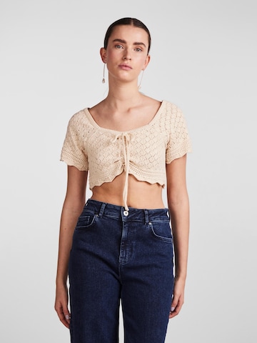 PIECES Knitted Top 'Bluma' in Beige: front