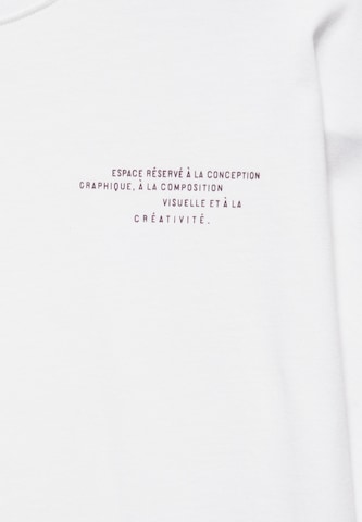 Tricou de la Pull&Bear pe alb