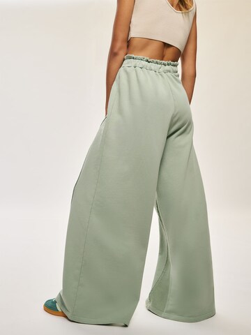 Wide leg Pantaloni di Kamila Šikl in verde