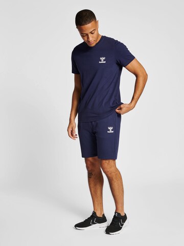 Hummel Regular Sportshorts in Blau