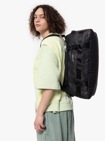 juoda EASTPAK „Weekender“ krepšys