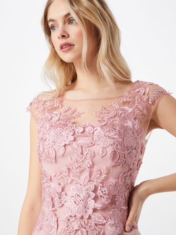 Robe de soirée 'Ivory' mascara en rose