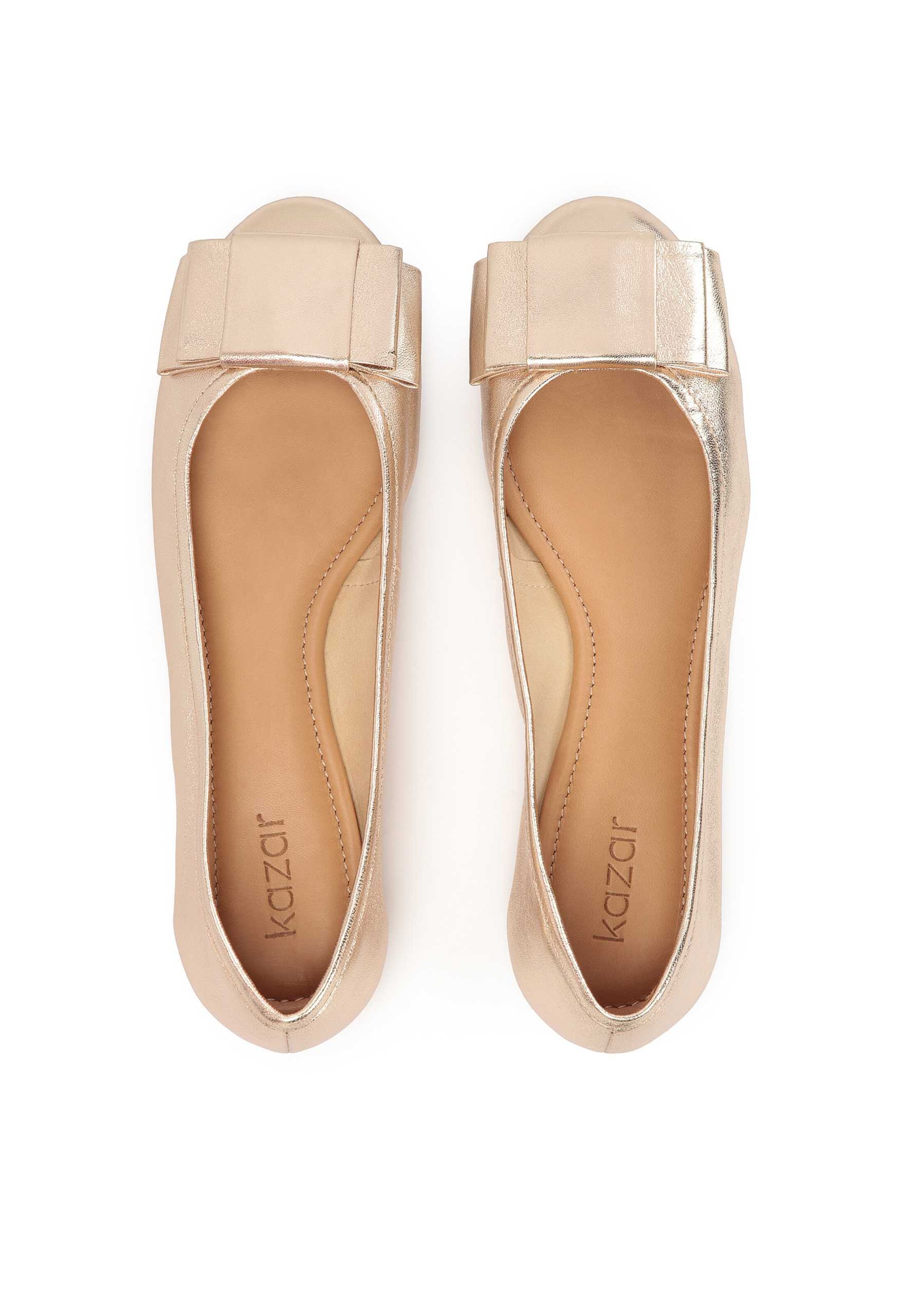 Ballerina di Kazar in oro: frontale