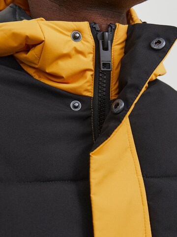 Giacca invernale 'Force' di JACK & JONES in giallo