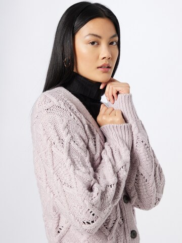 ABOUT YOU Cardigan 'Victoria' i lilla