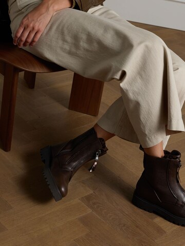 MANFIELD Ankle Boots in Brown