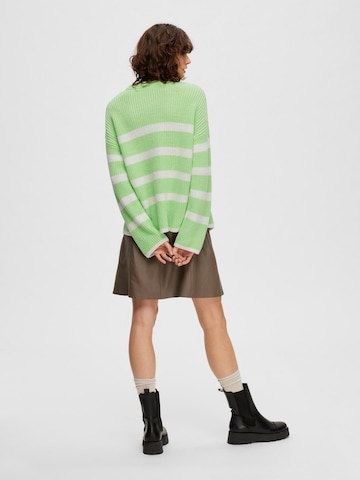 SELECTED FEMME Sweater in Green
