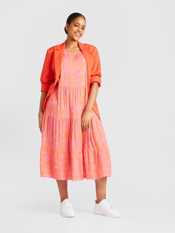 Robe 'MARRAKESH' ONLY Carmakoma en rose