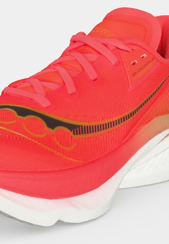 saucony Juoksukengät 'ENDORPHIN AZURA' värissä punainen