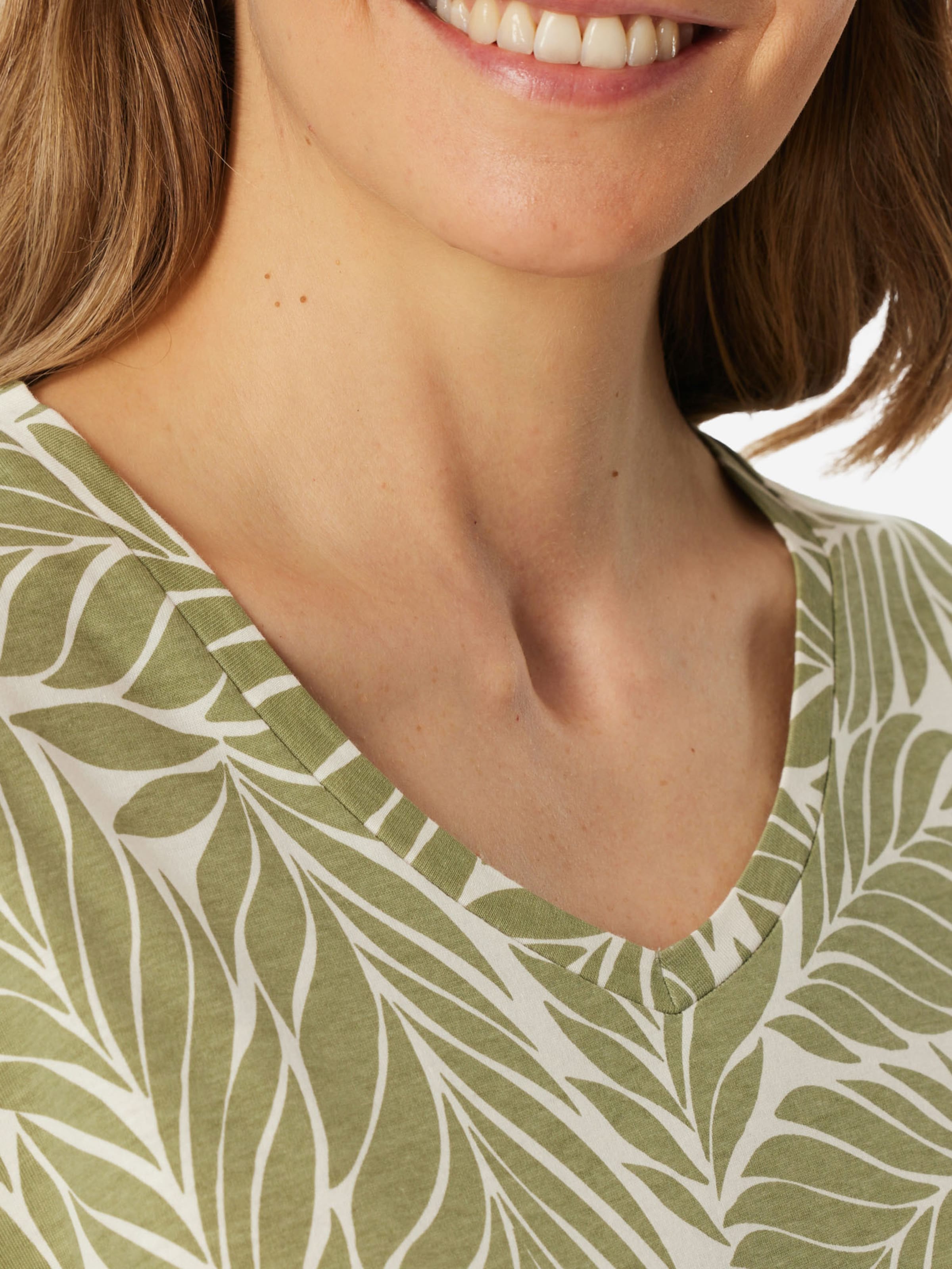 SCHIESSER - Camiseta de noche ' Comfort Essentials ' en verde