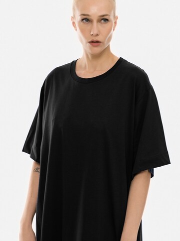 4TAILORS Mekko 'Connect Me' värissä musta