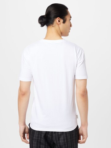 T-Shirt Filling Pieces en blanc