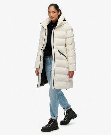 Manteau d’hiver 'City Mid' Superdry en blanc