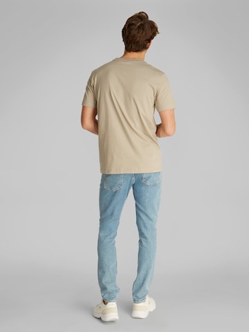 Regular T-Shirt Calvin Klein Jeans en gris