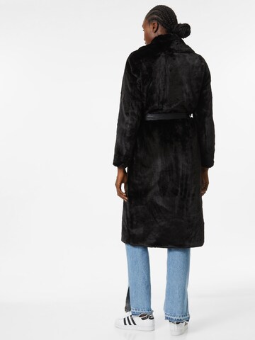ONLY Between-seasons coat 'BENE' in Black
