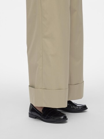 VILA - Pierna ancha Pantalón en gris