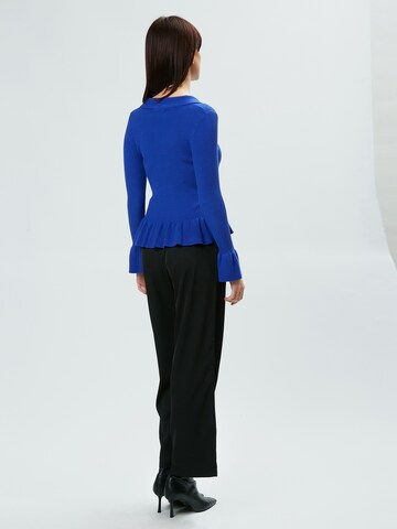 Influencer Pullover 'Peplum' i blå