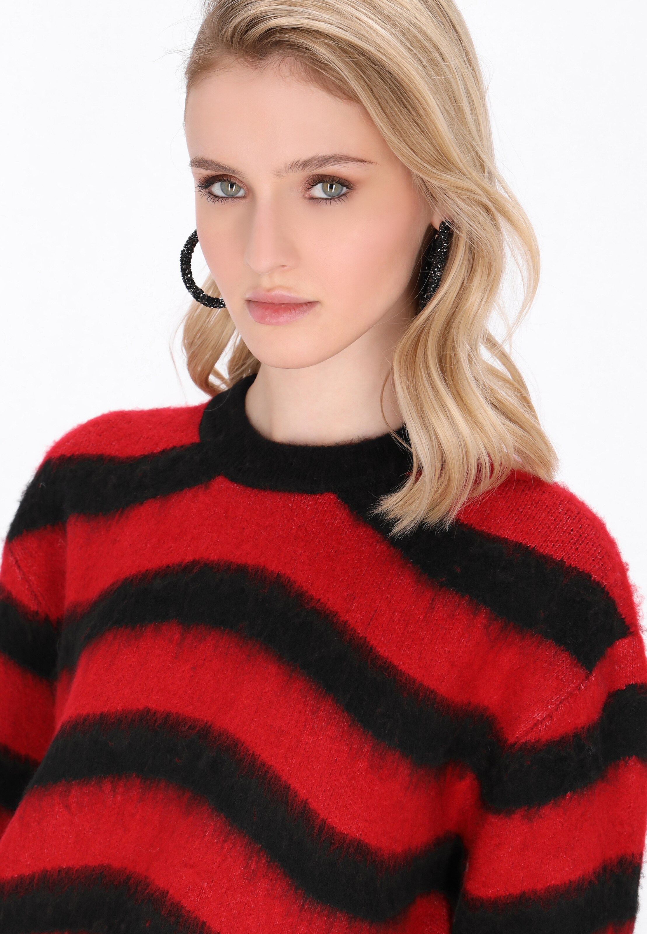 myMo ROCKS Sweater in Black