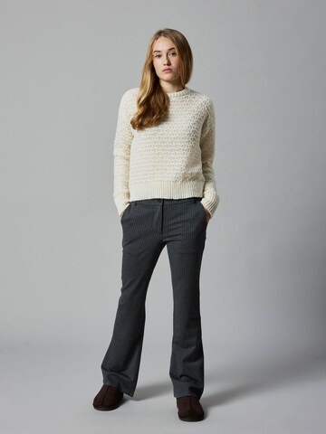 LMTD Pullover in Weiß