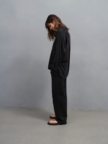 A LOT LESS Blouse 'Viola' in Black