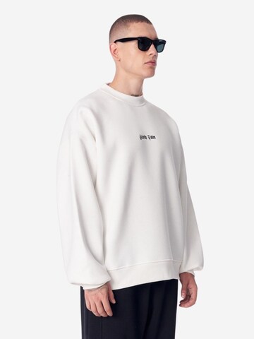 MARTIN VALEN Sweatshirt in White