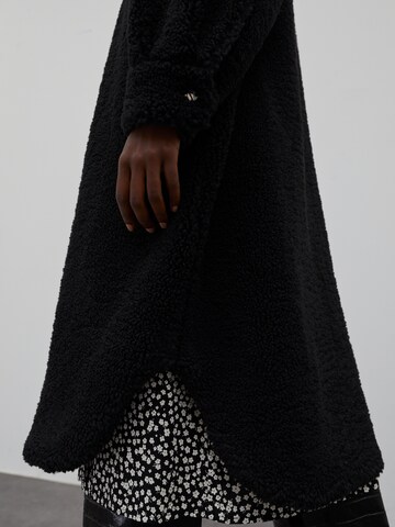 EDITED Between-Seasons Coat 'Henrietta' in Black