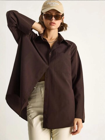 Bianco Lucci Blouse in Bruin