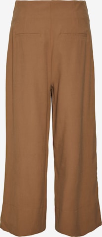 VERO MODA - Pierna ancha Pantalón plisado en marrón