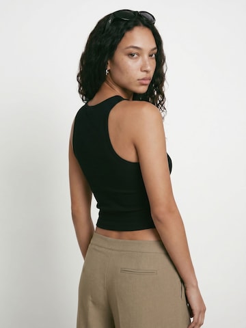 Top 'Felicia' di HYPEDROP in nero