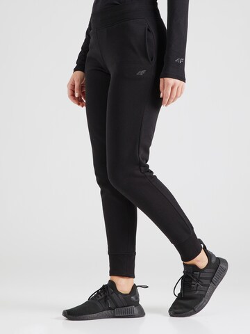 Effilé Pantalon de sport 4F en noir : devant