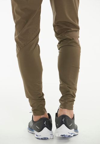 Virtus Tapered Workout Pants ' BLAG V2 M' in Brown