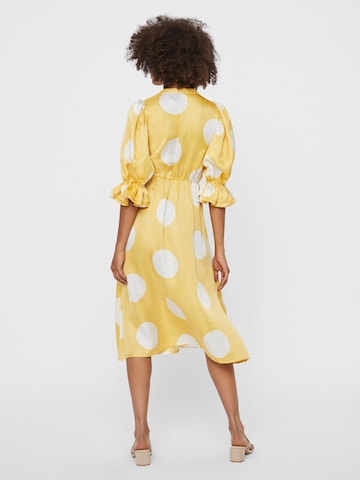 VERO MODA - Vestido camisero 'Filuca' en amarillo