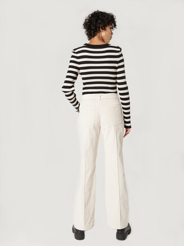 Bootcut Pantaloni 'Ashley' di A LOT LESS in bianco