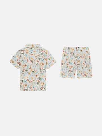 Set 'GUESS KIDS SET CO BLEND SS SHIRT+SHORTS Completi' di GUESS KIDS in bianco