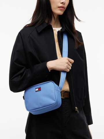 Tommy Jeans Umhängetasche 'ESS' in Blau