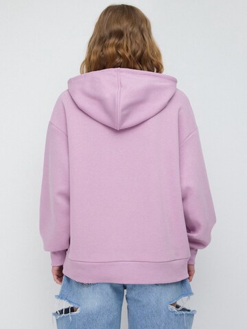 No Matter What Sweatshirt in Lila
