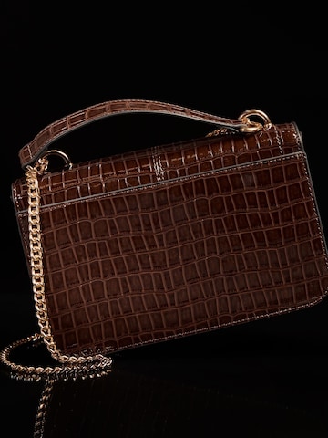 Lipsy Τσάντα ώμου σε καφέ