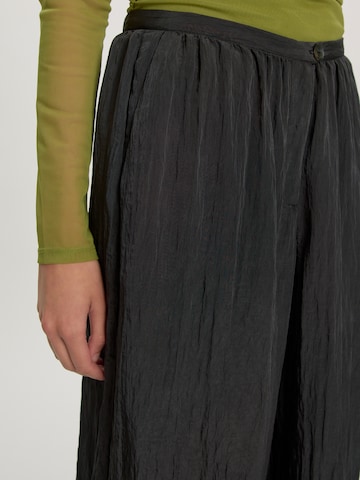 Effilé Pantalon 'Trisha' EDITED en noir