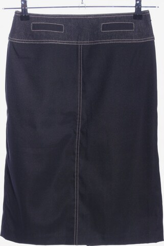 Chaloc Skirt in S in Black: front