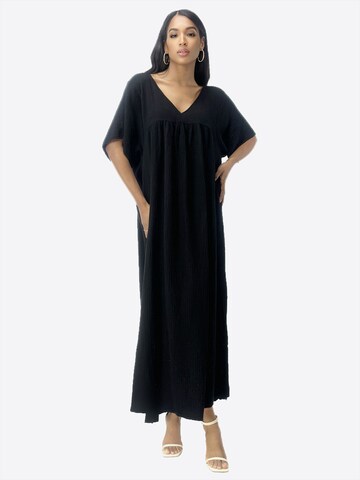 Elara Kleid in Schwarz: Vorderseite