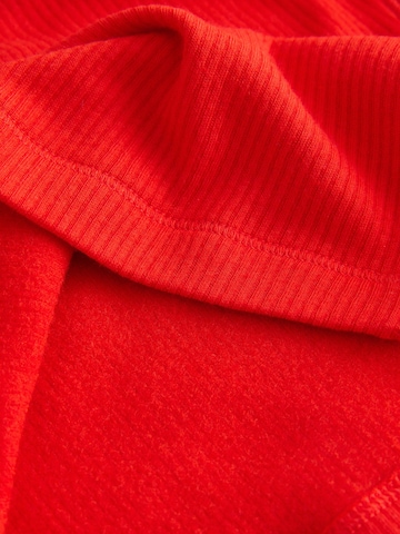 raudona Next Marškinėliai