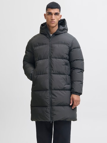 Manteau d’hiver aprel en gris : devant
