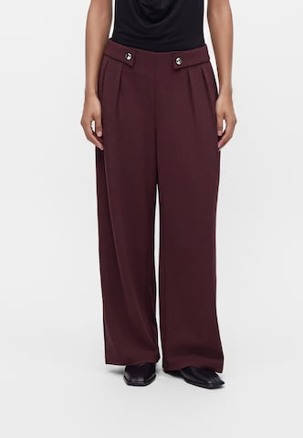 Only Petite Wide leg Pleat-Front Pants 'ONLEVI' in Brown: front