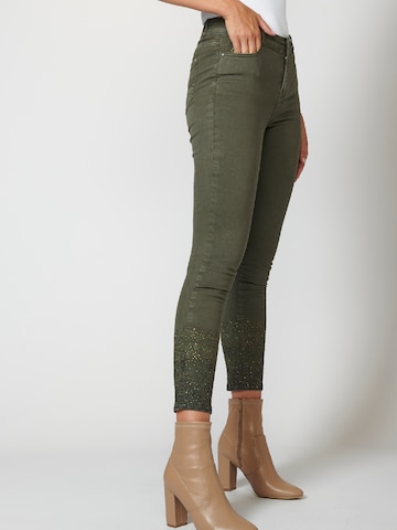 KOROSHI Regular Jeans i grön