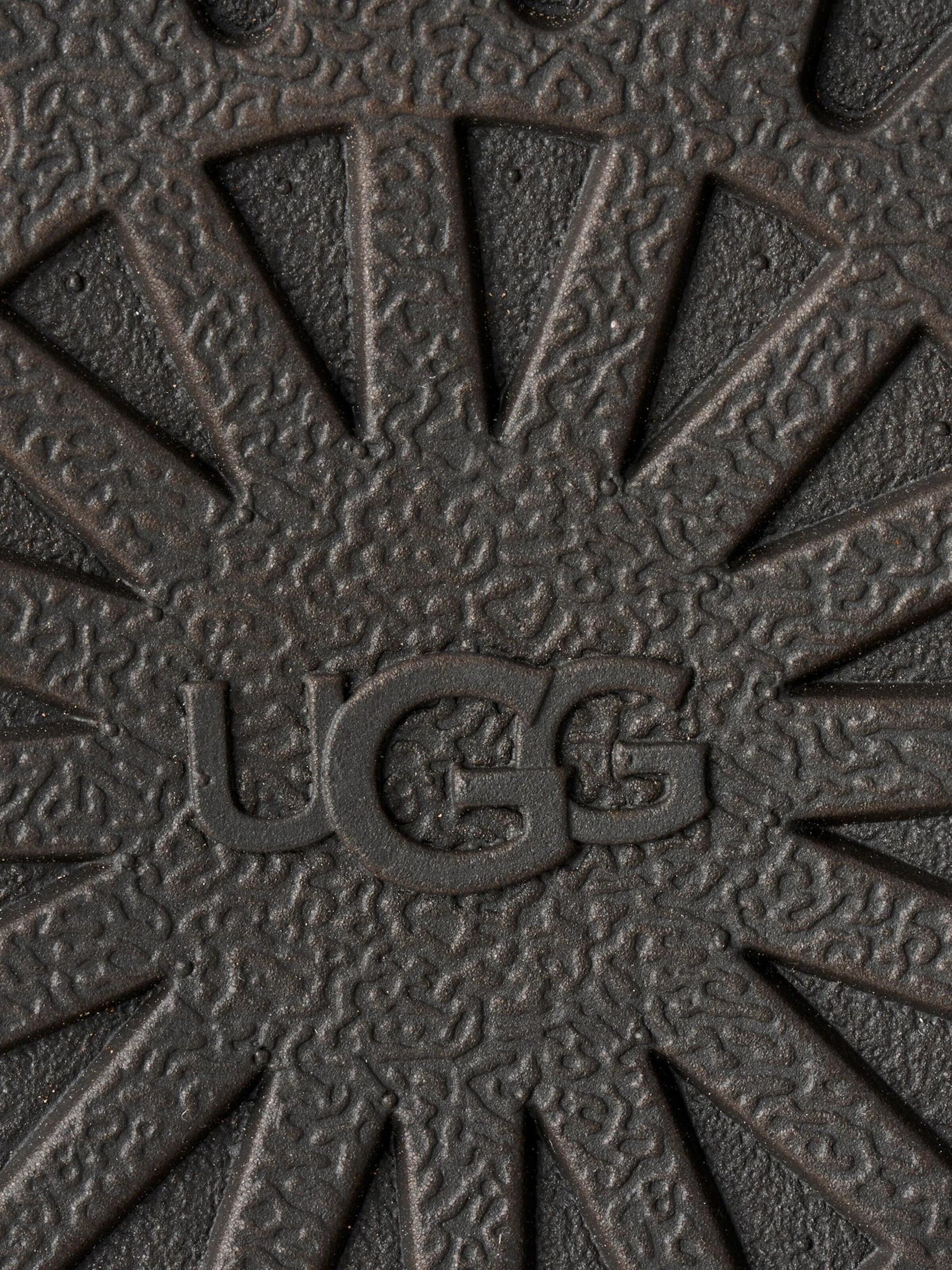 UGG sandalias goldengaze embossed en color marrón para mujer — photo 5