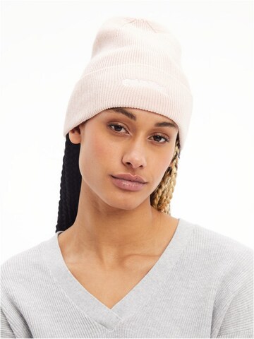 Calvin Klein Beanie in Pink: front