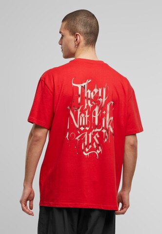 T-Shirt 'Not Like Us' MT Upscale en rouge : devant
