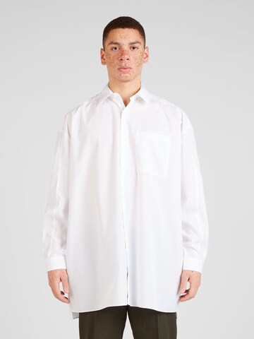 Fit confort Chemise TOPMAN en blanc : devant